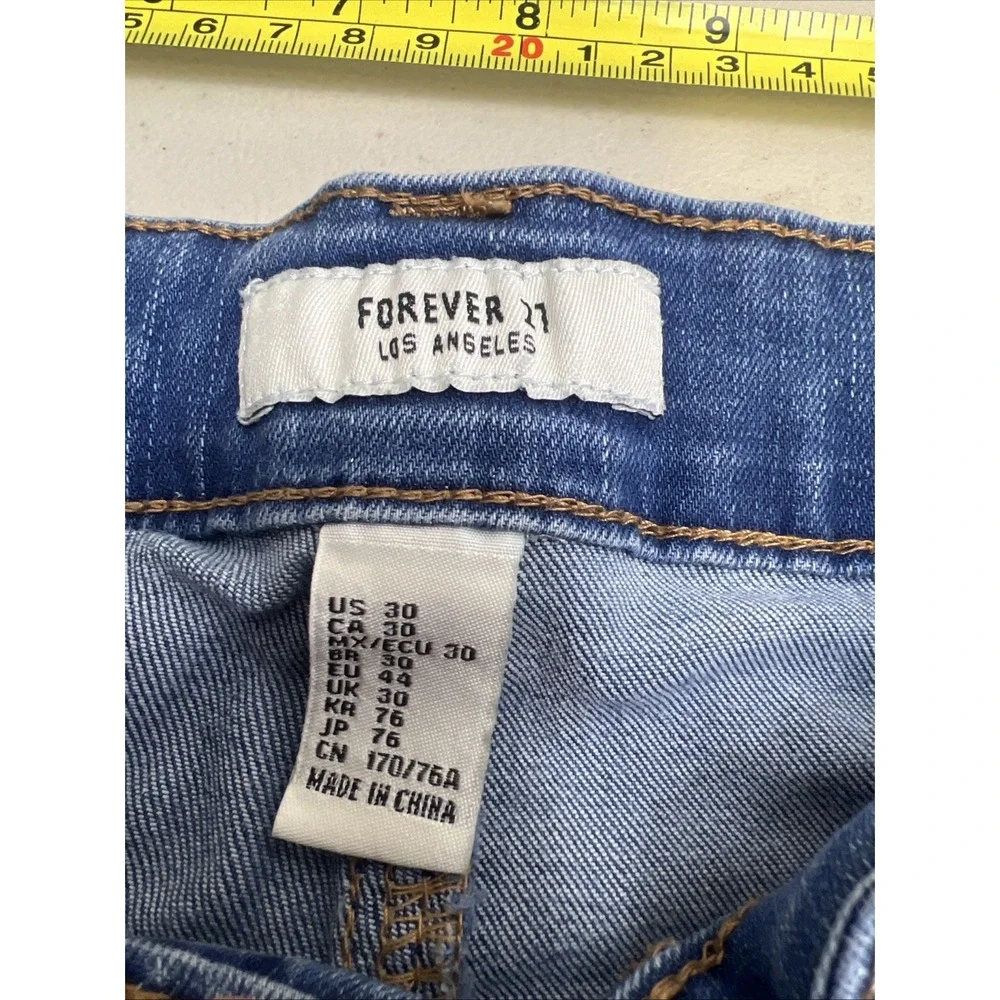 Forever 21 Distressed Ripped‎ Cuffed Denim Jean Shorts Womens Size 30 5 Pocket